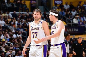 包含东契奇焦点对战，JackeyLove与40激战篮网分钟，刷新纪录胜负难料！的词条-ayx爱游戏博彩