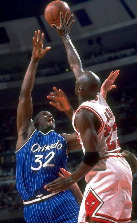 莱万多夫斯基重要时刻出色防守，中国队带队取胜！(莱万多夫斯基精彩进球)