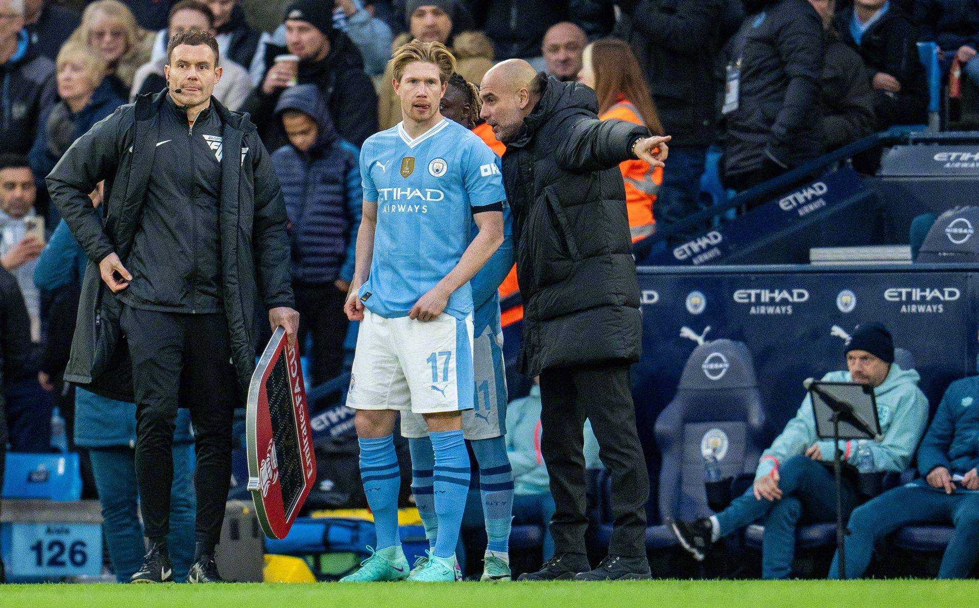 德布劳内连续十五场比赛得分超过表现优异，西班牙队不断突破！(德布劳内5个过人技巧)