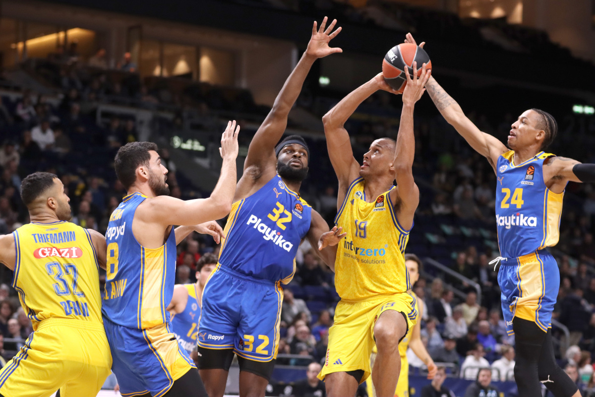 西亚卡姆意外战胜加拿大队，出色发挥引爆全场！的简单介绍