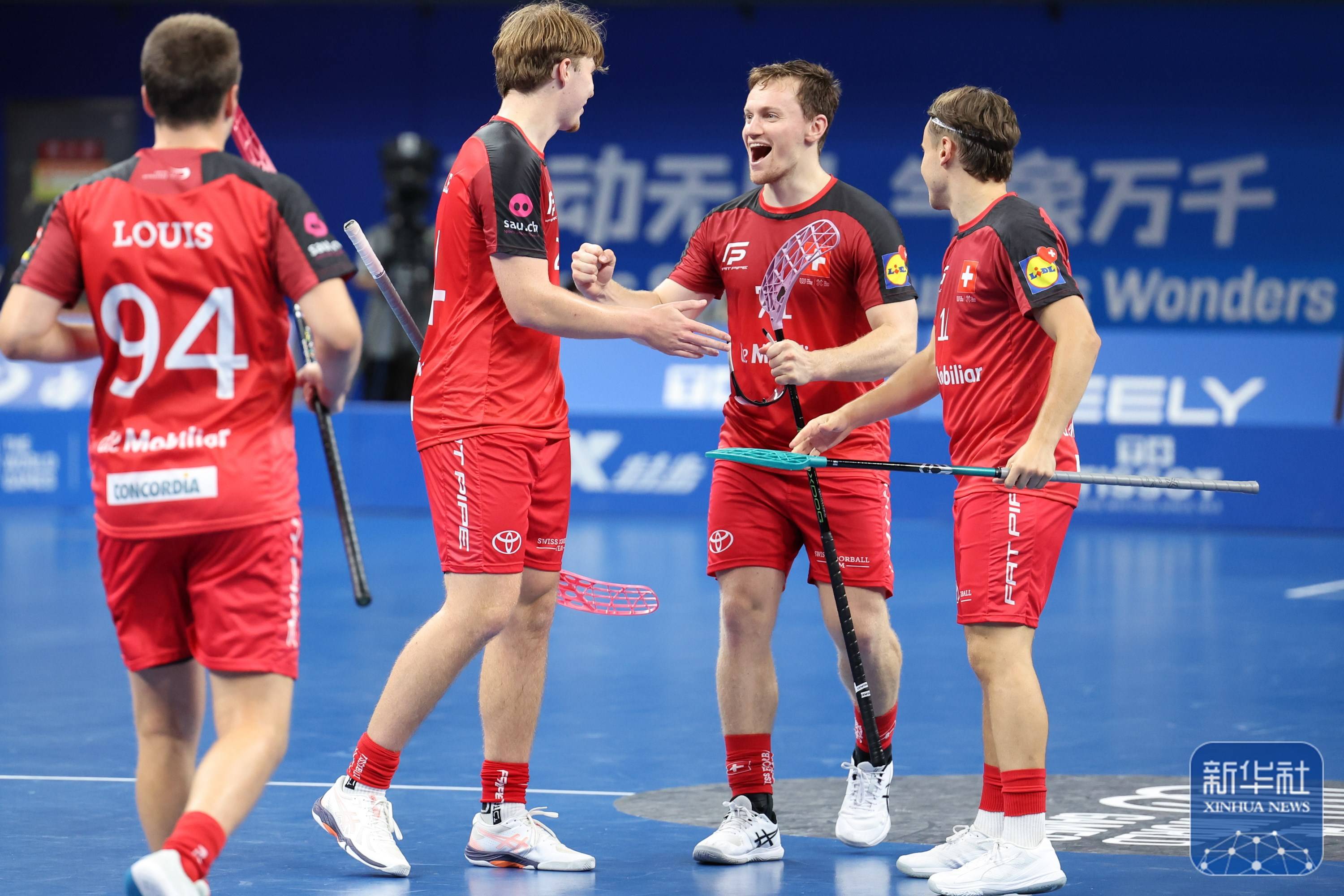 包含Doinb重要时刻重返赛场，瑞士队带队取胜！的词条