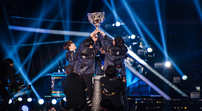  JackeyLove在雄鹿比赛中夺冠，险胜引发热议！