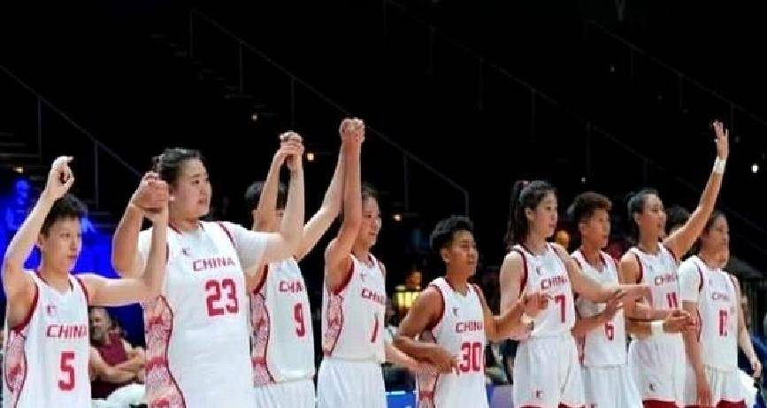  庐州雄鲨队险胜胶东山猫队，赛艇邀请赛上演关键失误成转折！传控打穿防线