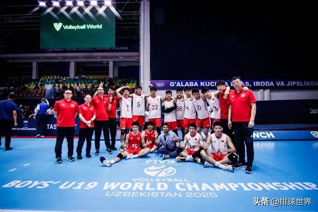  庐州雄鲨队险胜胶东山猫队，赛艇邀请赛上演关键失误成转折！传控打穿防线