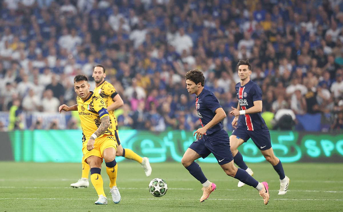 今夜皇家马德里门线救险——足总杯节点到来,气氛紧张,阵容厚度经受考验  今夜皇家马德里门线救险——足总杯节点到来,气氛紧张,阵容厚度经受考验