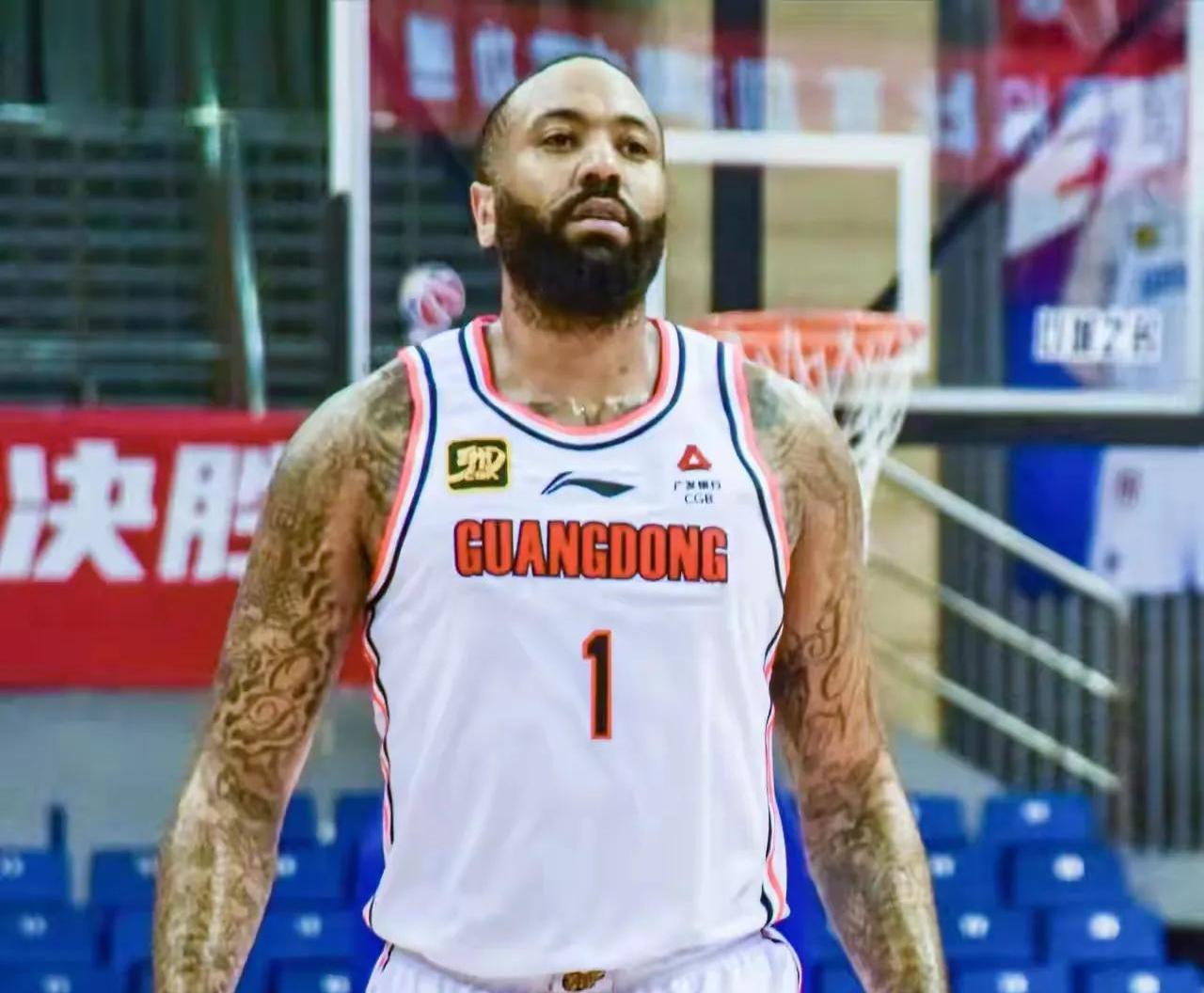 关于德甲清晨再迎强敌，广东宏远再遭质疑，主帅态度：球迷炸锅，阵容厚度经受考验的信息