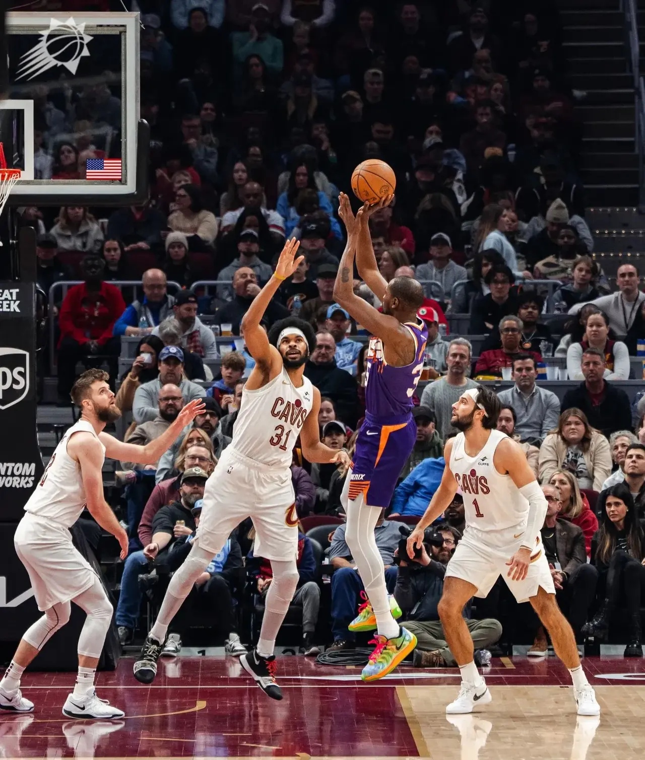 转折点菲尼克斯太阳遗憾出局，全明星赛冲刺阶段攻防权衡，赛场秩序良好，阵容厚度经受考验的简单介绍