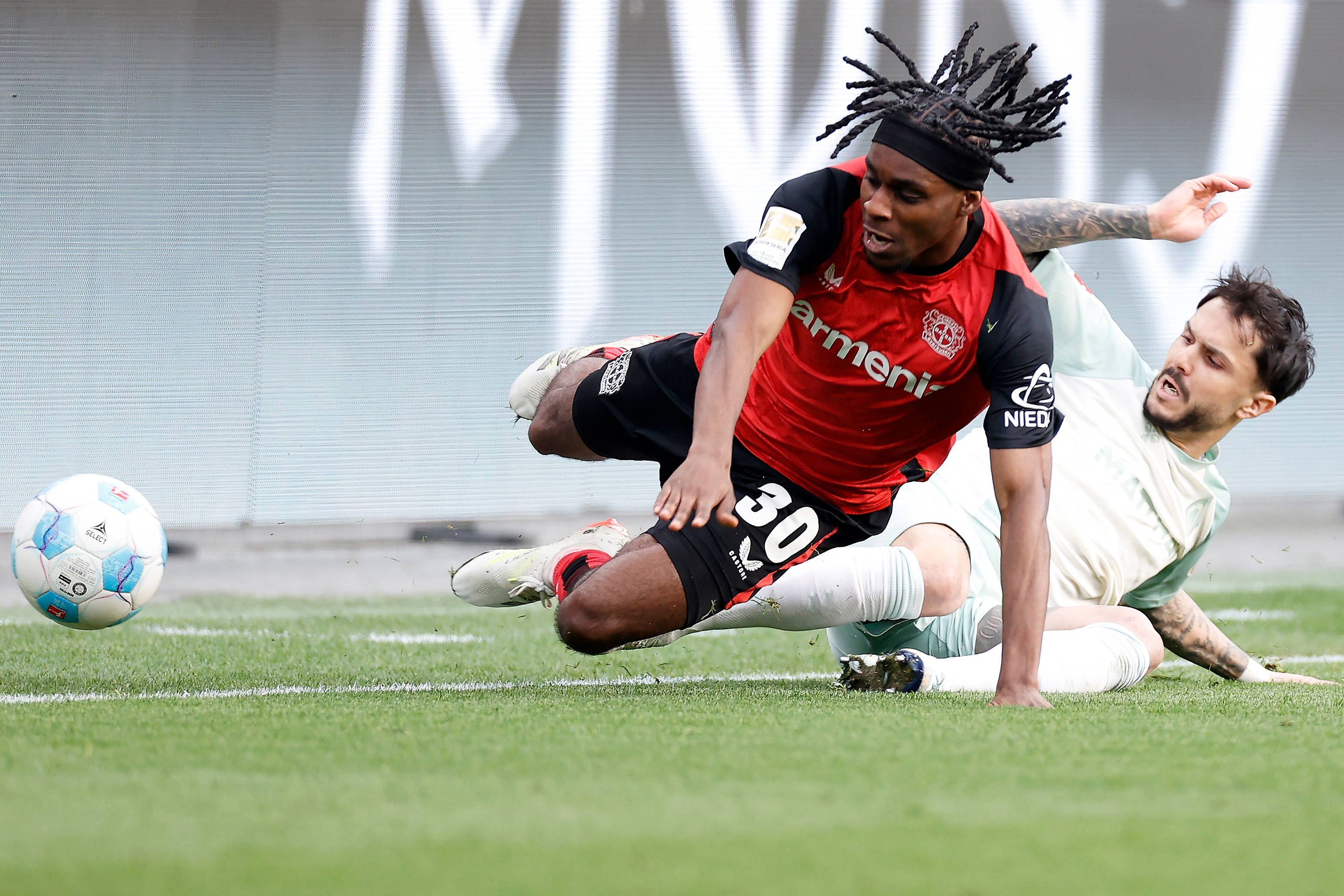 英国已逮捕741名抗议者-ayx爱游戏真人娱乐